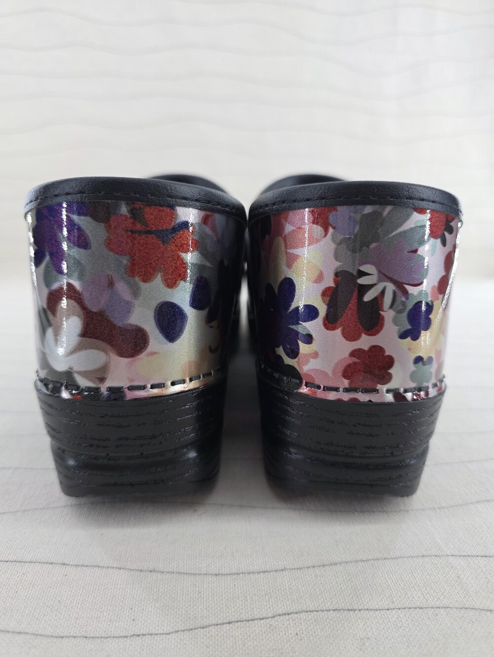 Dansko Womens Professional Patent Leather Boho Flower Clogs Sz 40 EU (9.5-10US) - Picture 5 of 12